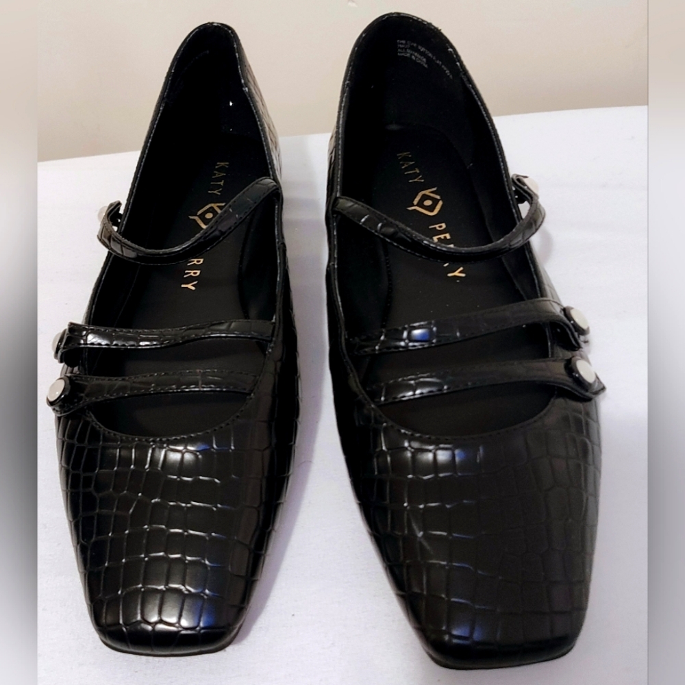 Katy Perry The Evie Button Flats Black Size 7 NEW NWOB